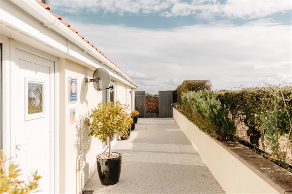 Lemon Cottage image