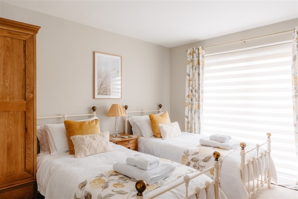 Lemon Cottage Twin Bedroom