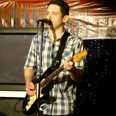 Live Music - Carl Robinson