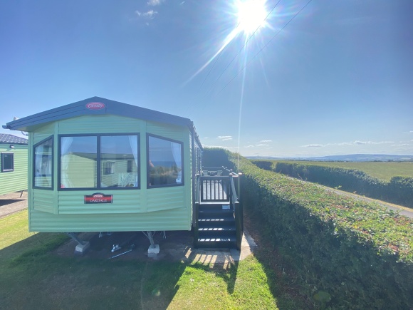 Seaview Deluxe (2 Bed) image