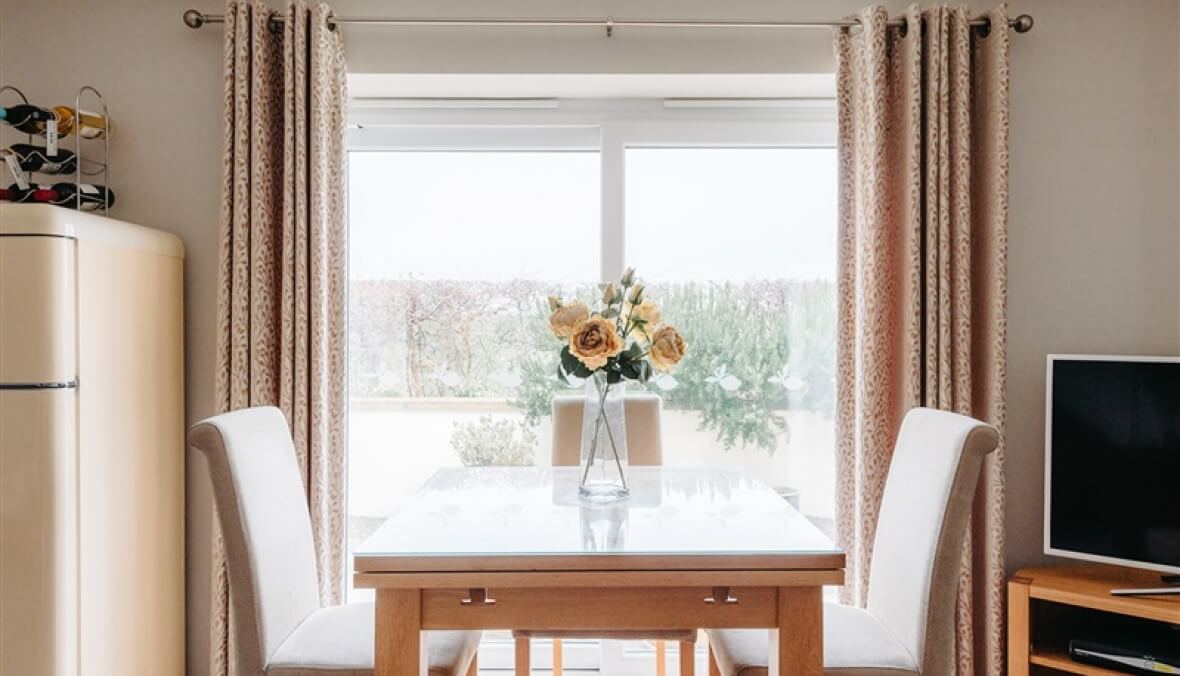 Lemon Cottage Dining Area