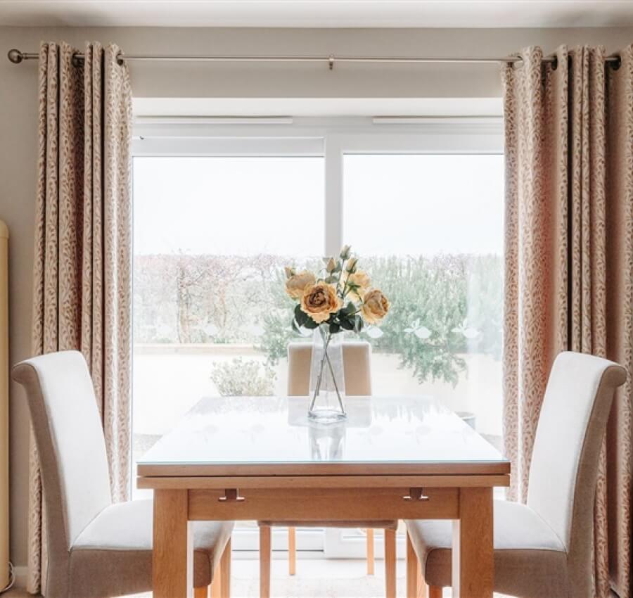 Lemon Cottage Dining Area