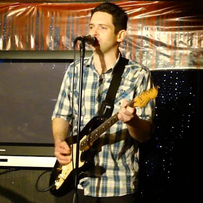 Live Music - Carl Robinson