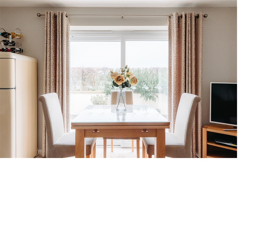 Lemon Cottage Dining Area
